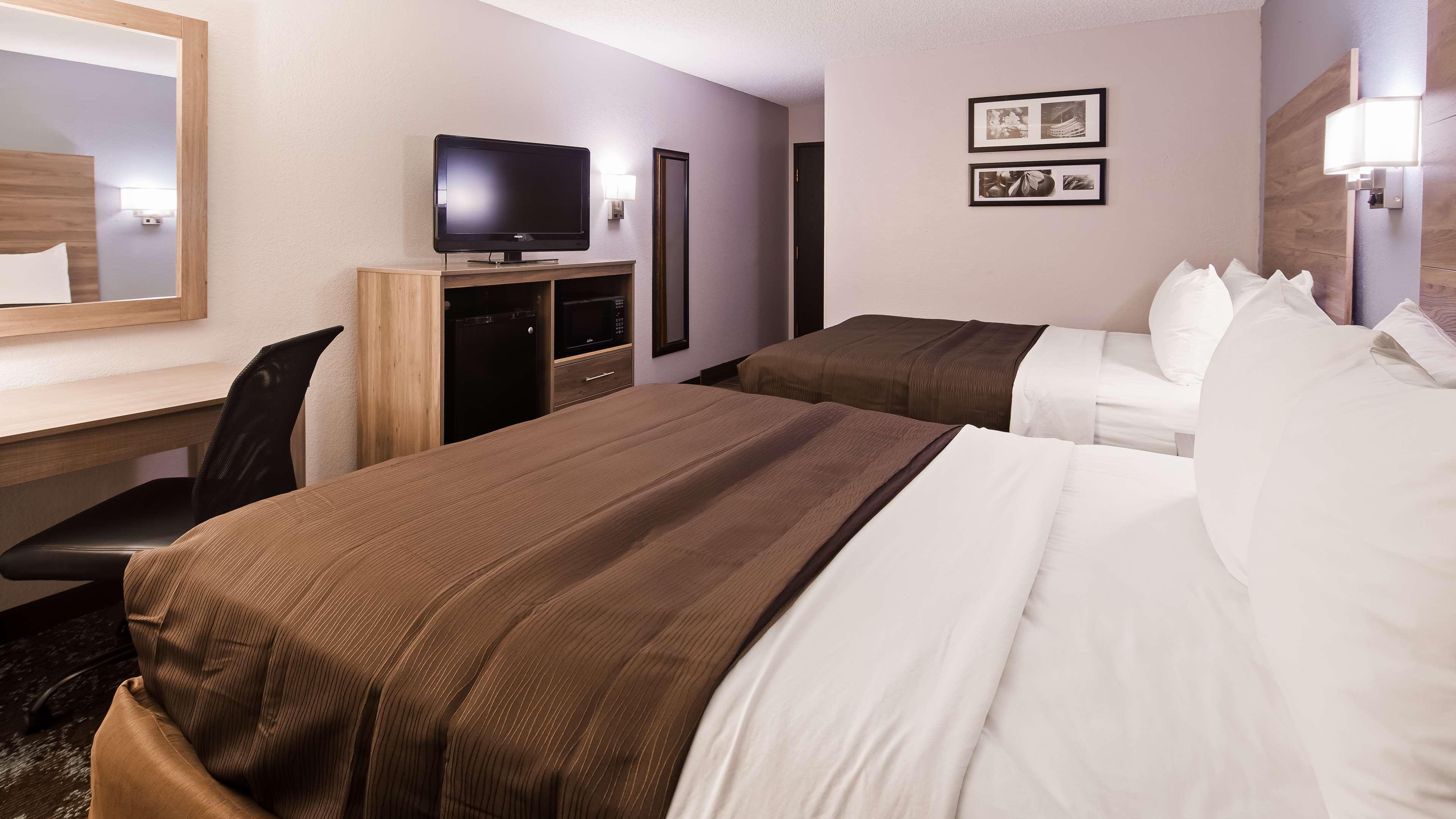 Hotel Ramada By Wyndham Cedar Rapids South Extérieur photo