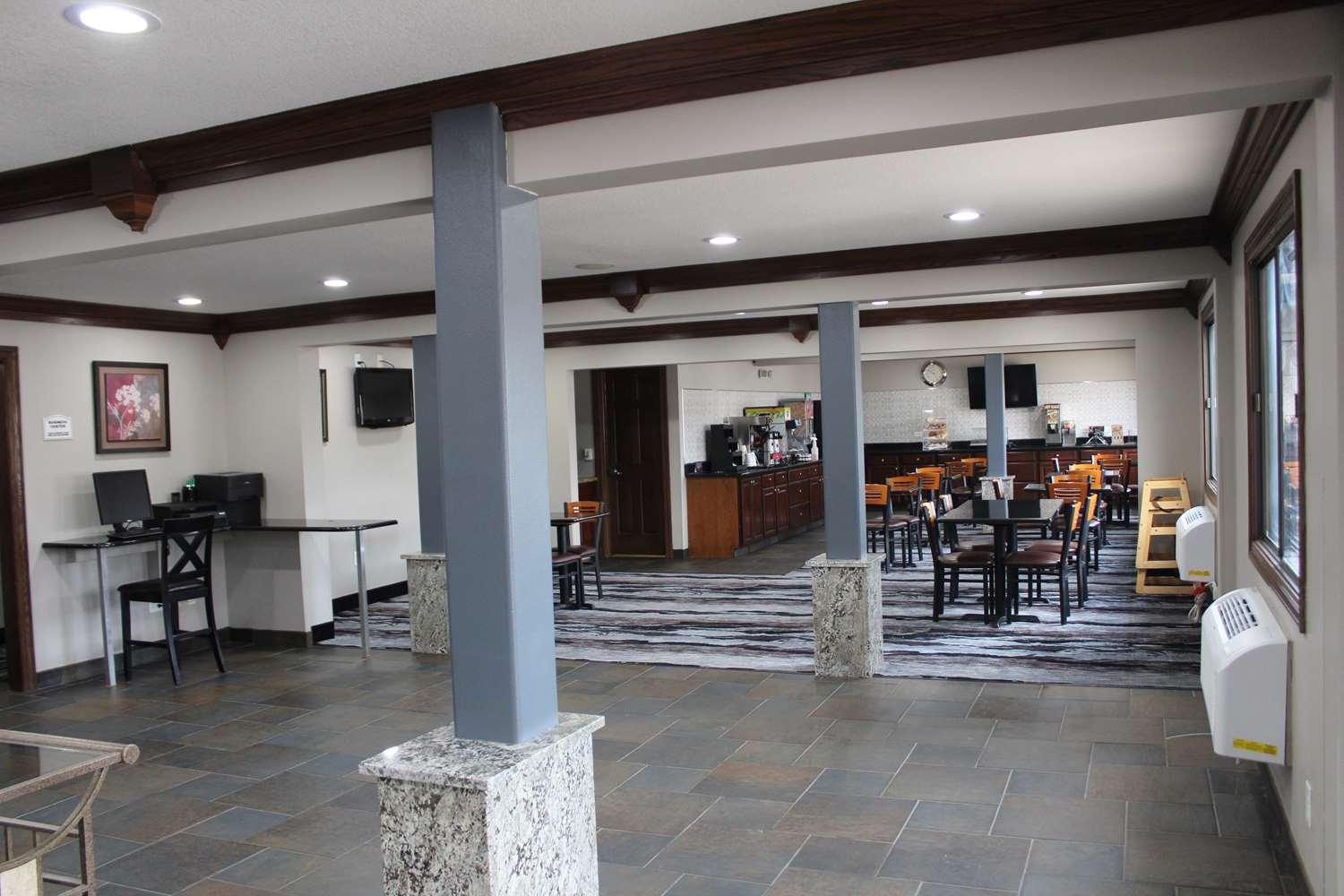 Hotel Ramada By Wyndham Cedar Rapids South Extérieur photo