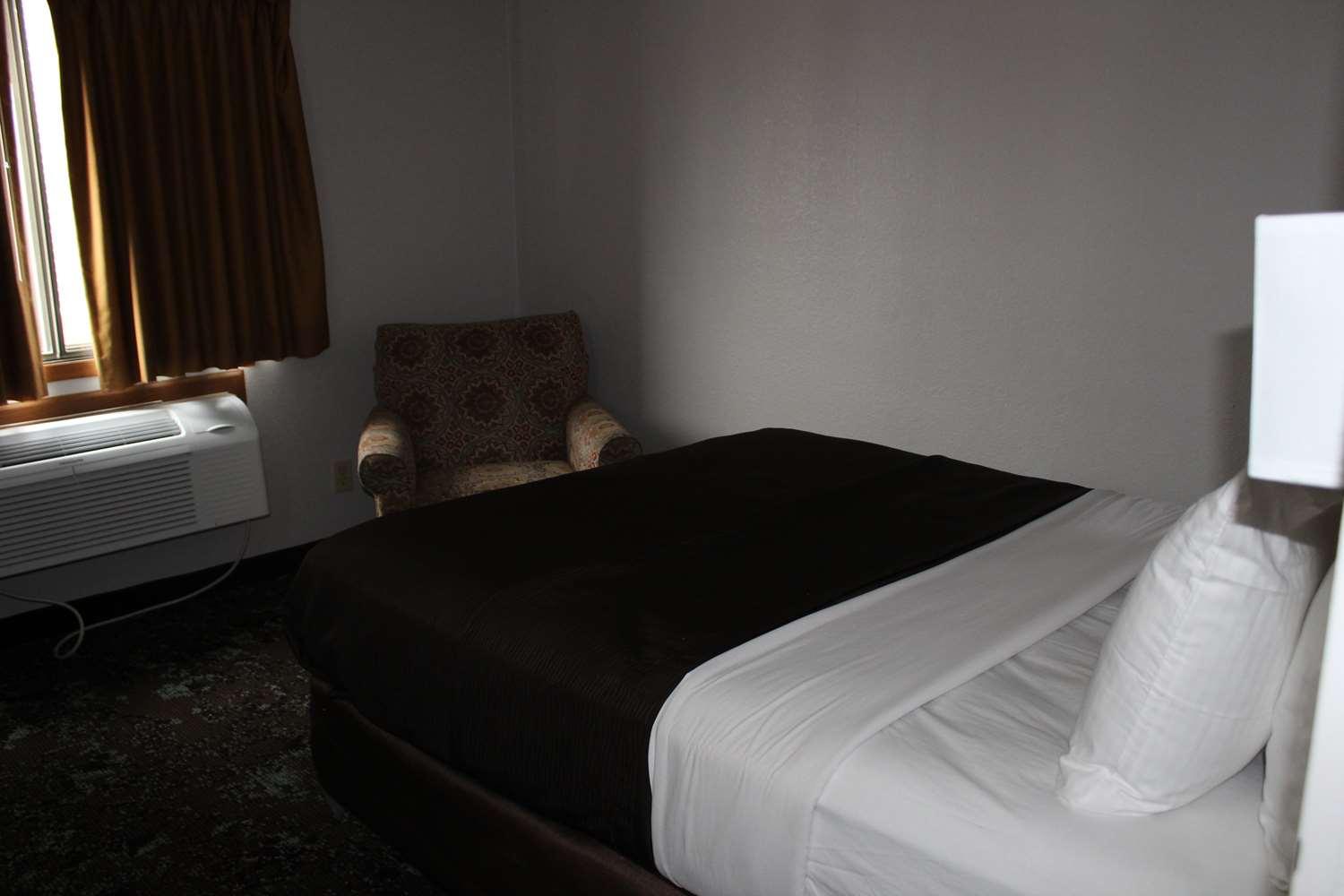 Hotel Ramada By Wyndham Cedar Rapids South Extérieur photo