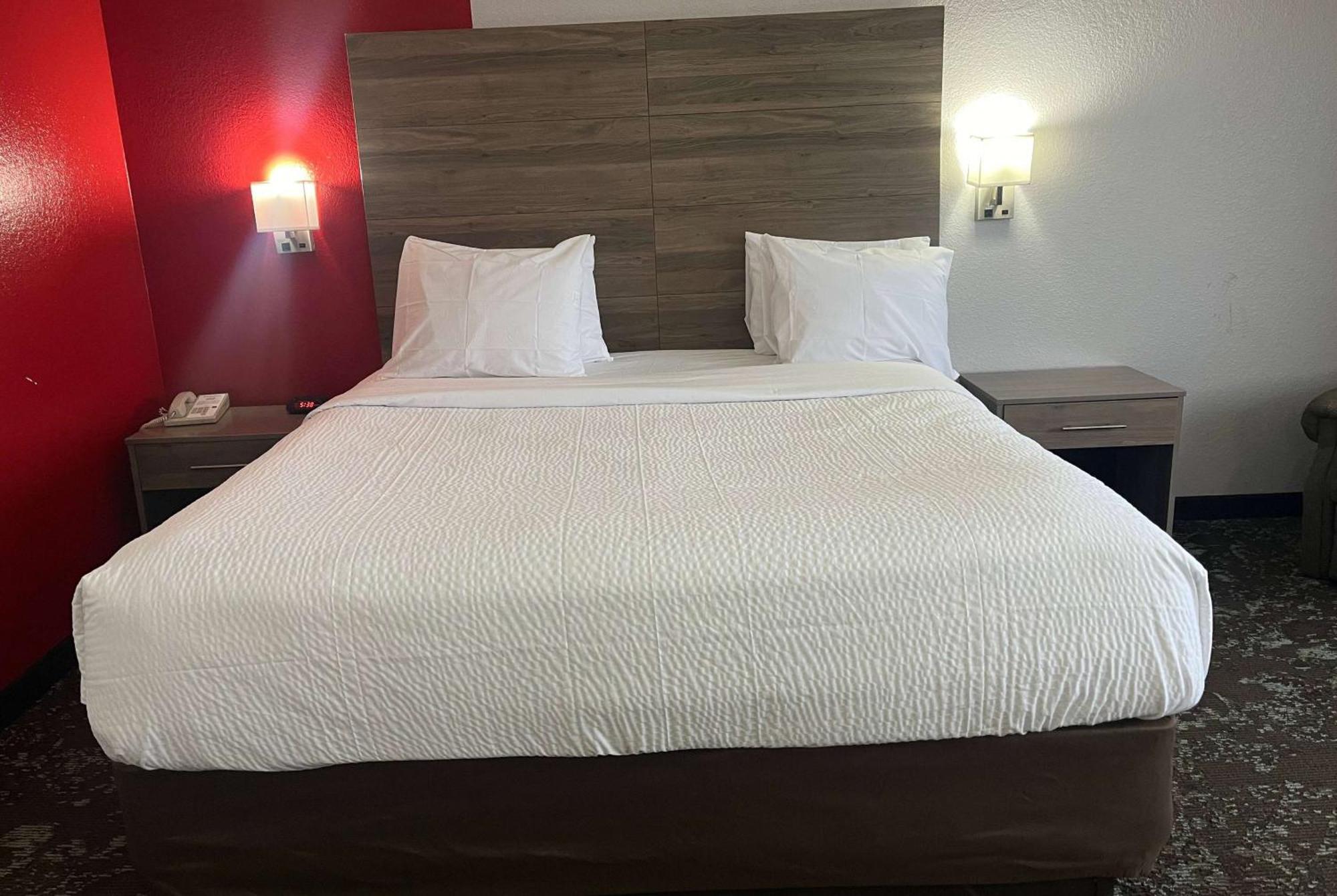 Hotel Ramada By Wyndham Cedar Rapids South Extérieur photo