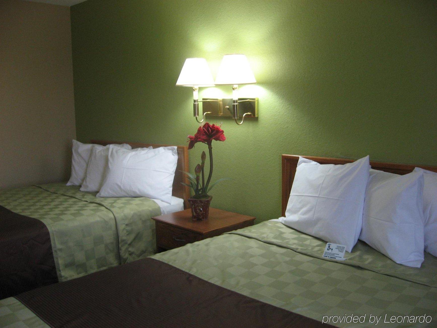 Hotel Ramada By Wyndham Cedar Rapids South Chambre photo