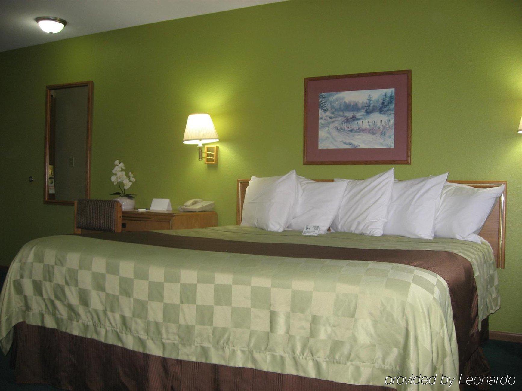 Hotel Ramada By Wyndham Cedar Rapids South Chambre photo