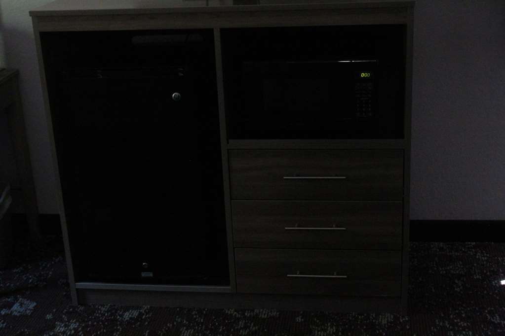 Hotel Ramada By Wyndham Cedar Rapids South Chambre photo